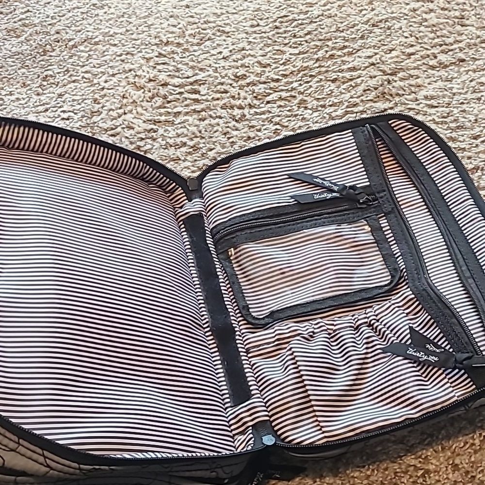 Thirty-one Quilted Floral Carry Bag in Light Gray